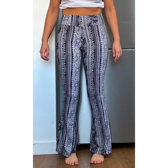 SATINA boho flair pants - Picture 2 of 5